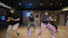 成人完整跳舞视频,跟随完整舞蹈视频领略舞蹈魅力