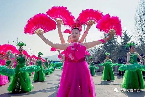 成人表演背篓装饰花瓶视频,成人表演背篓的创意展示