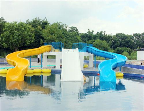 成人水上滑梯视频,畅享夏日清凉之旅