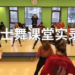 藏族小舞蹈成人舞蹈视频,成人舞蹈视频中的藏族小舞蹈魅力展现